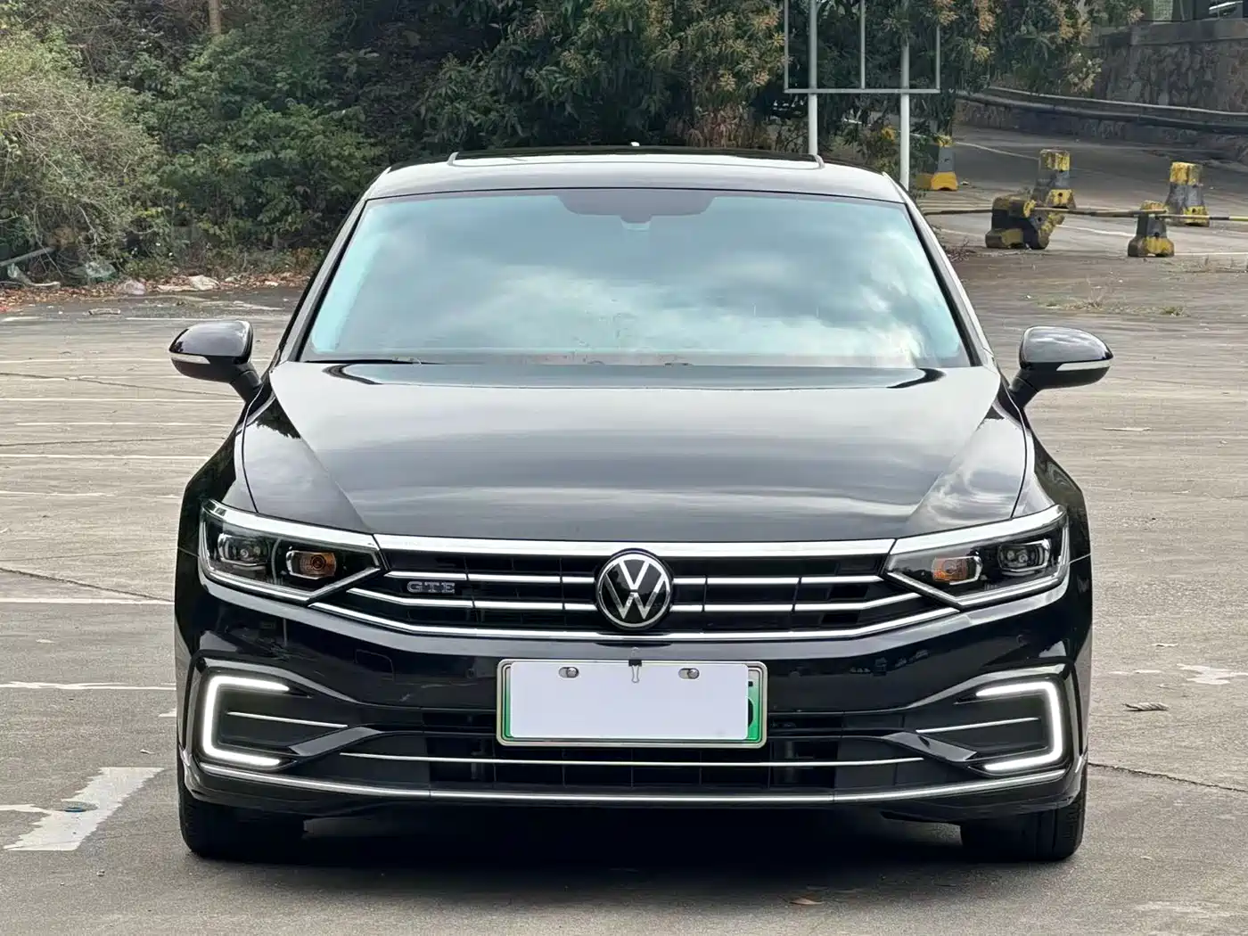 VOLKSWAGEN MAGOTAN GTE PLUG IN HYBRID