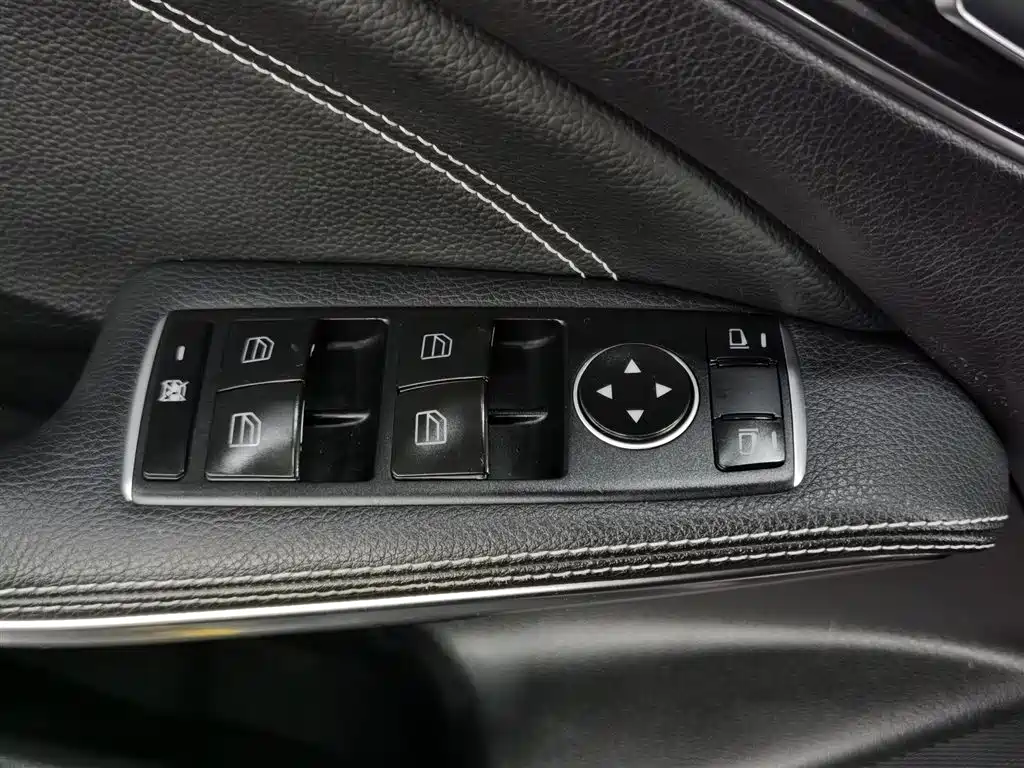 Mercedes-Benz GLA 2018 GLA 200 Dynamic фото 9