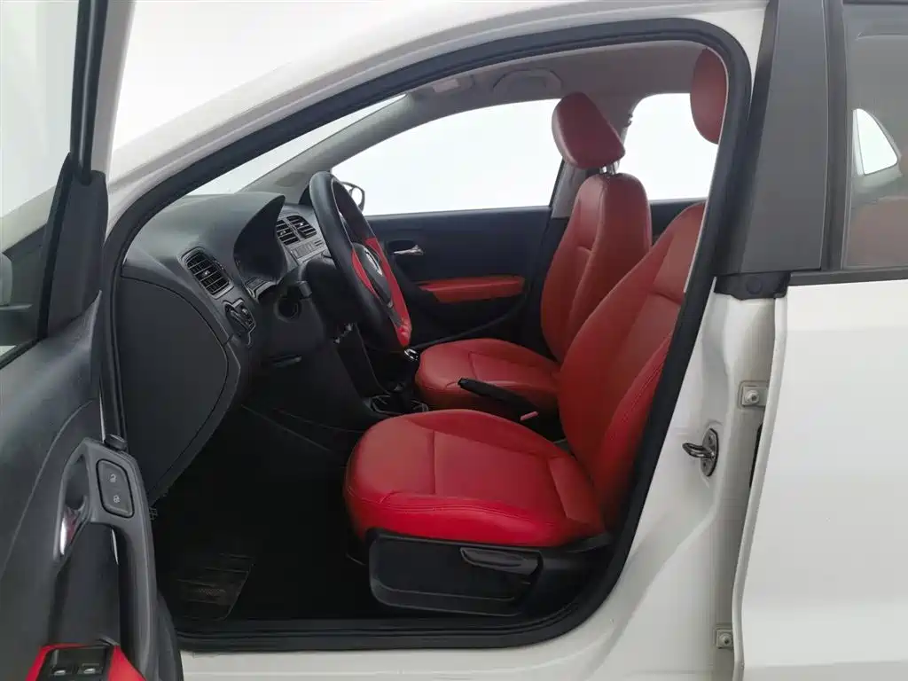 Volkswagen Polo 2018 1.5L Manual Safe Drive фото 10