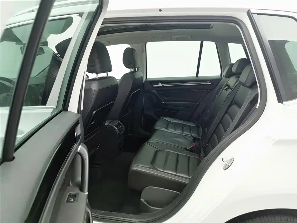 Volkswagen Golf (Import) 2015 1.4TSI Sportsvan фото 15