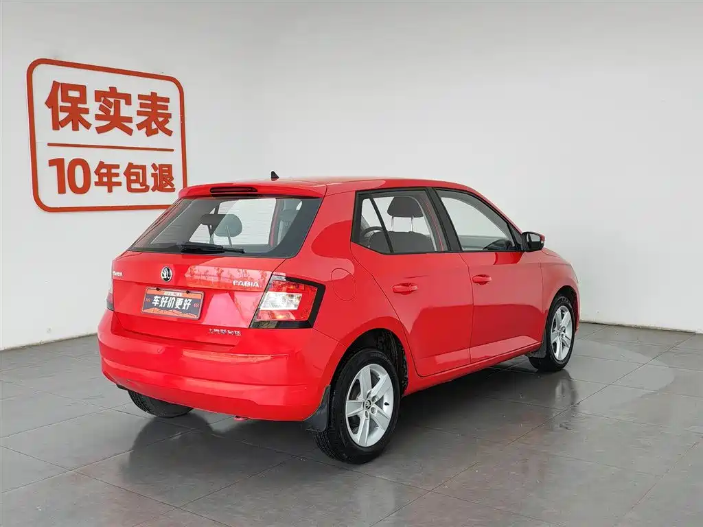 Škoda Fabia 2017 1.4L Auto Car Enjoy Edition фото 2