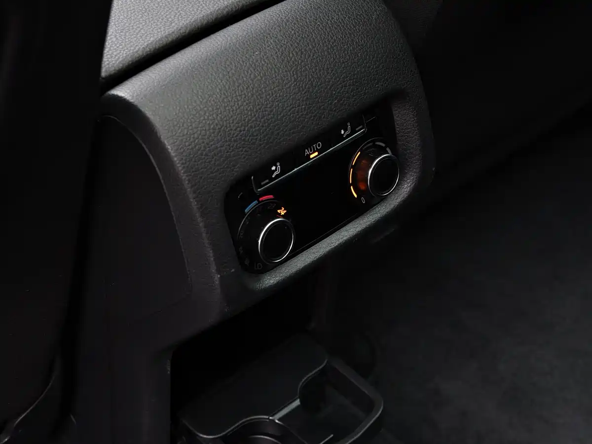 Volkswagen Sharan 2018 380TSI Comfort 7-Seater фото 23