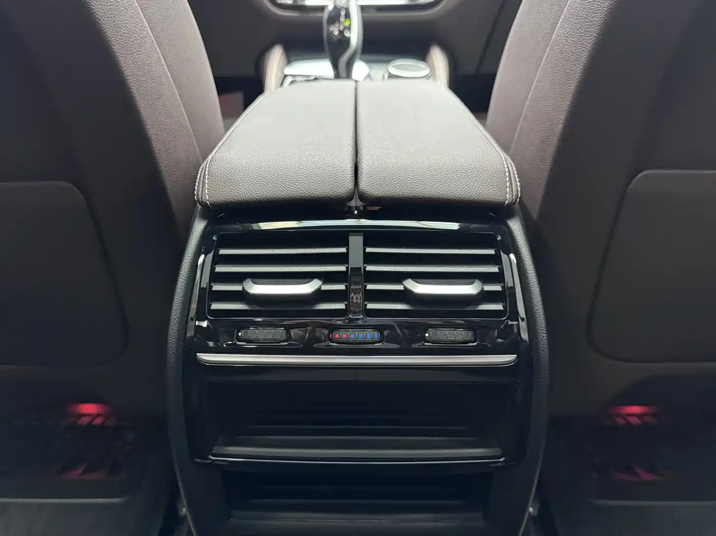 BMW 5 Series 2023 530Li xDrive M Sport Package фото 14