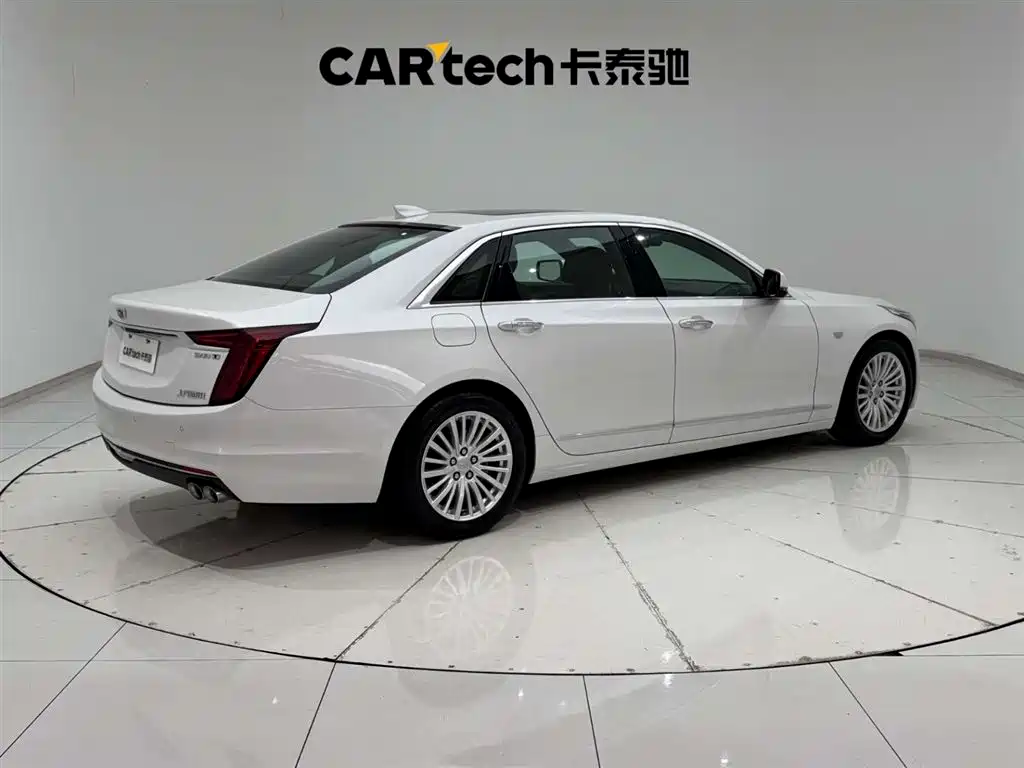CADILLAC CT6