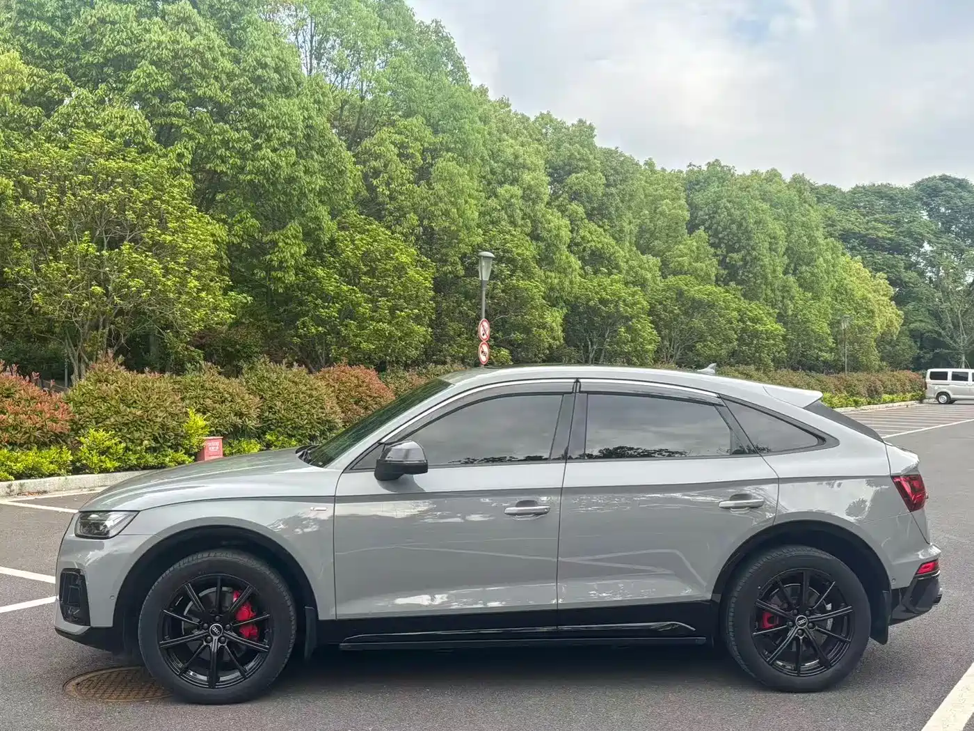 Audi Q5L Sportback 2021 40 TFSI Launch Special Edition фото 7