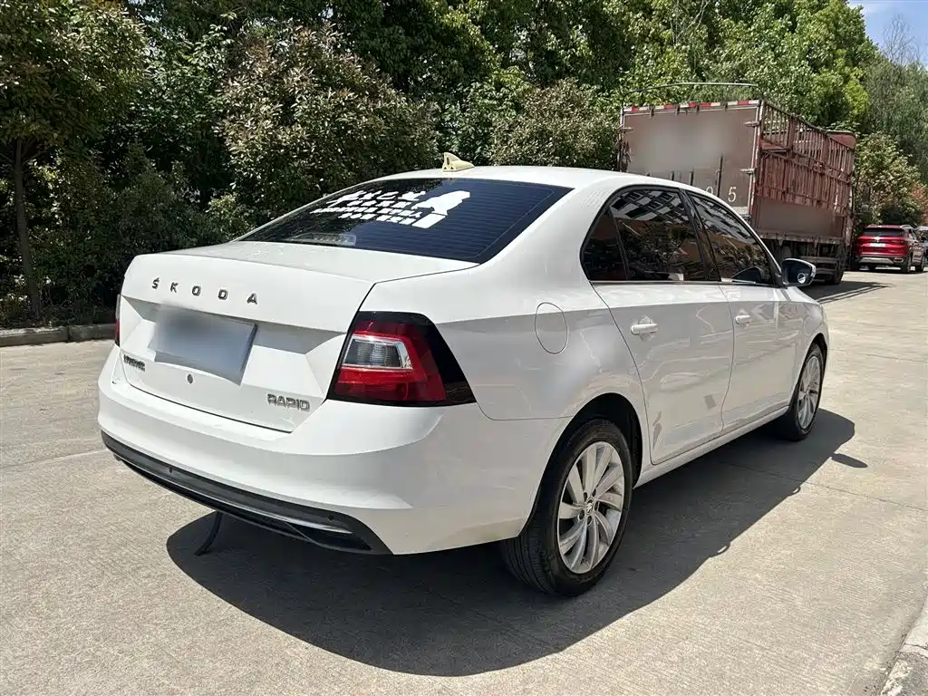 Škoda Rapid 2019 1.5L Automatic Comfort Version China VI фото 6
