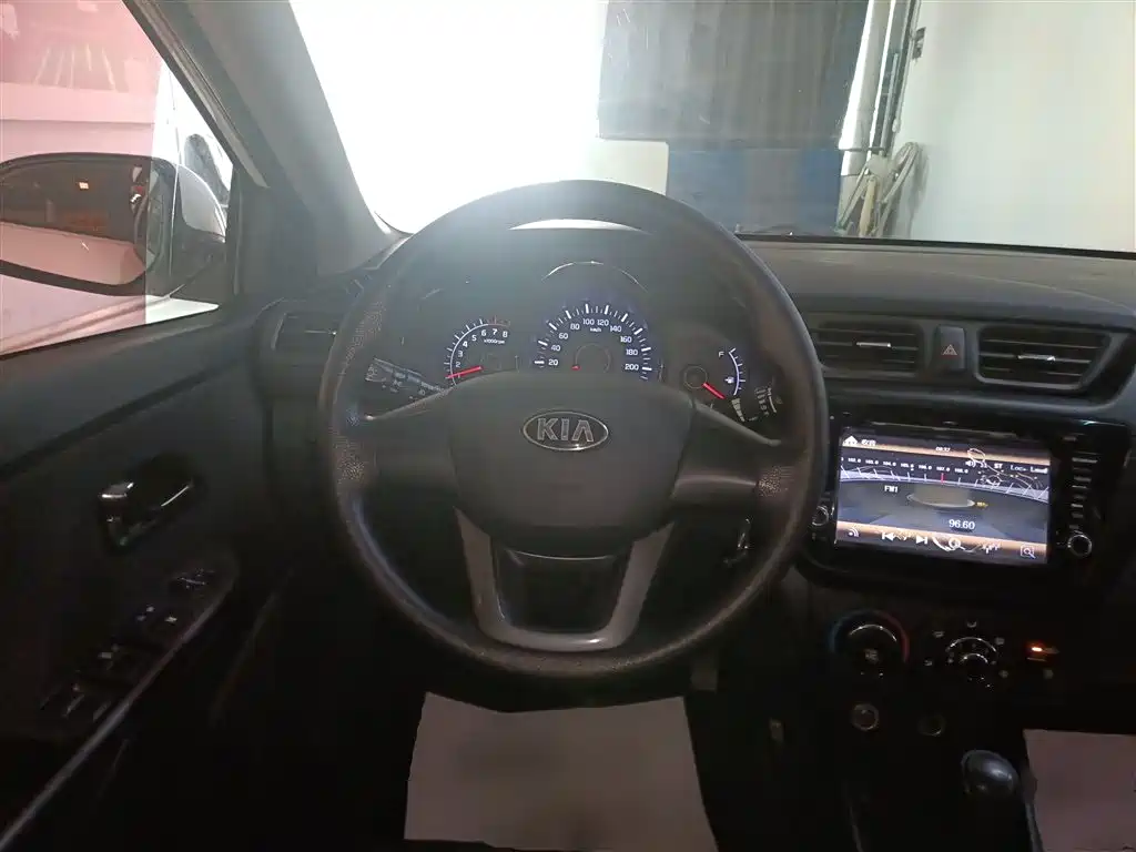 Kia K2 2012 Sedan 1.4L AT GLS Commemorative Edition фото 11