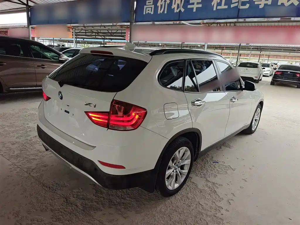 BMW X1 2014 sDrive18i Fashion Edition фото 7