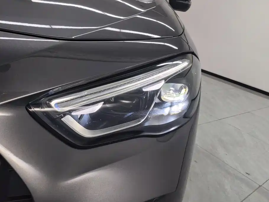 Mercedes-Benz Mercedes-Benz GLA AMG 2024 AMG GLA 35 4MATIC 5