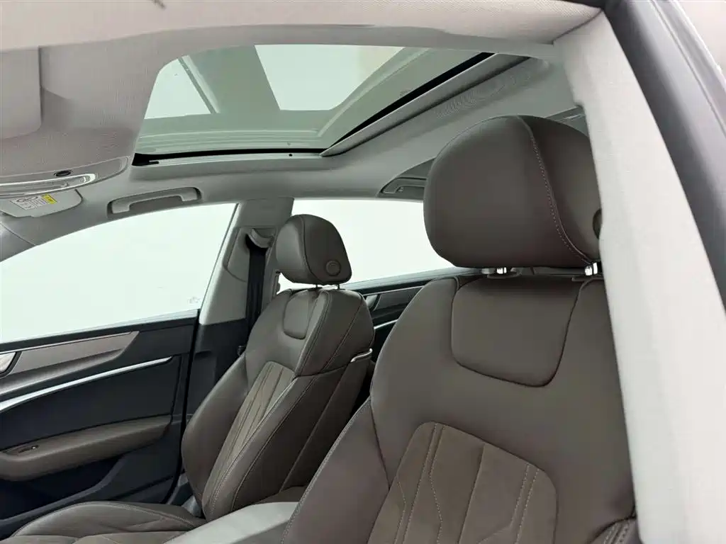 Audi A7L 2024 45TFSI S-line Dream Edition Crystal Package фото 16