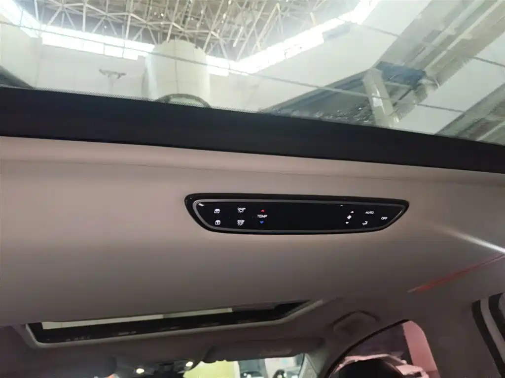 GAC Trumpchi Trumpchi M8 2018 320T Flagship Edition фото 18