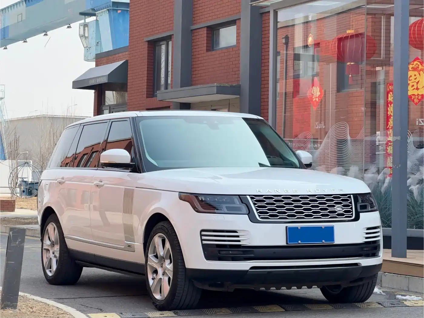 Land Rover Range Rover 2021 3.0 L6 Heritage Extended Classic Edition фото 3