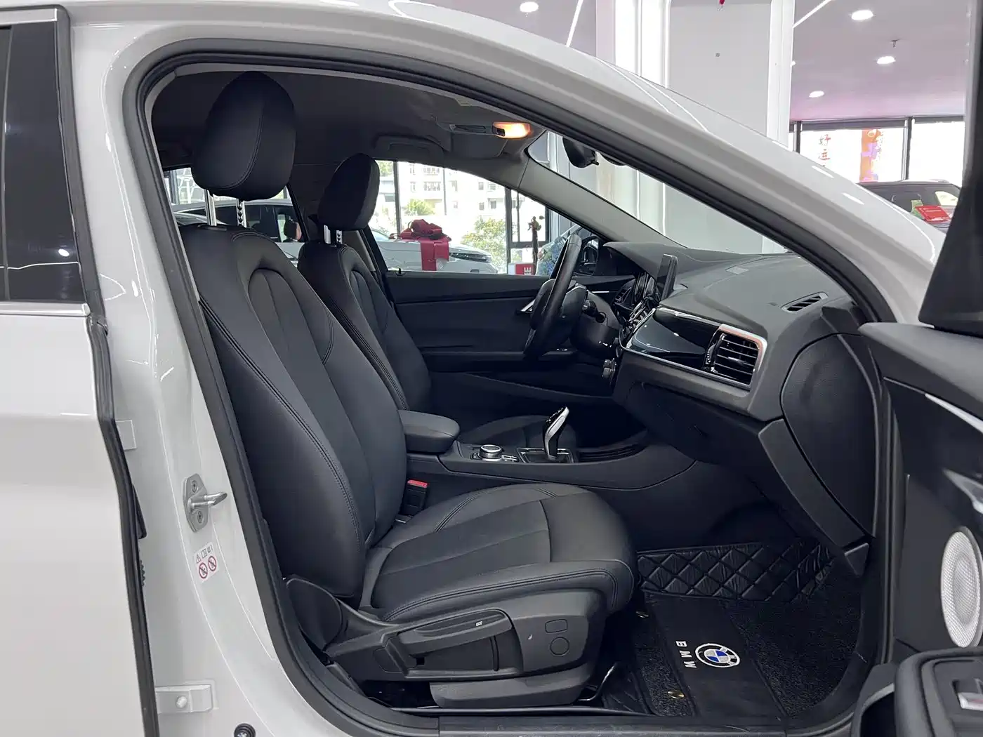 BMW 1 Series 2021 120i M Sport фото 17