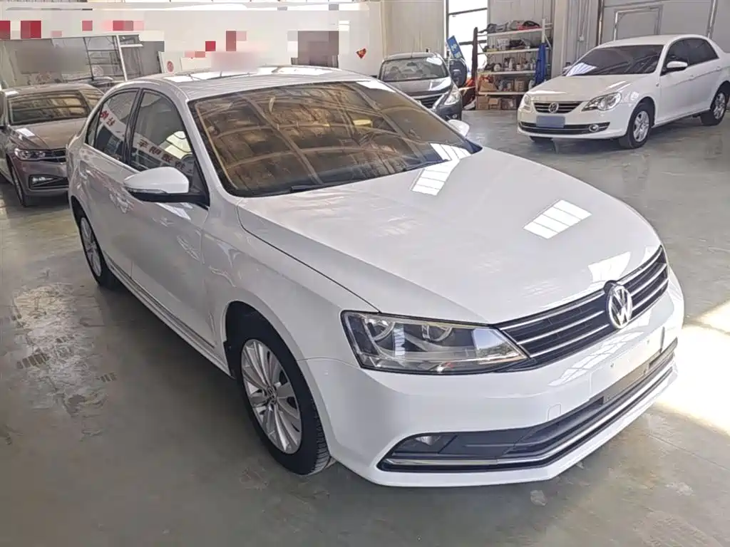 Volkswagen Sagitar 2015 1.6L Automatic Comfort фото 4