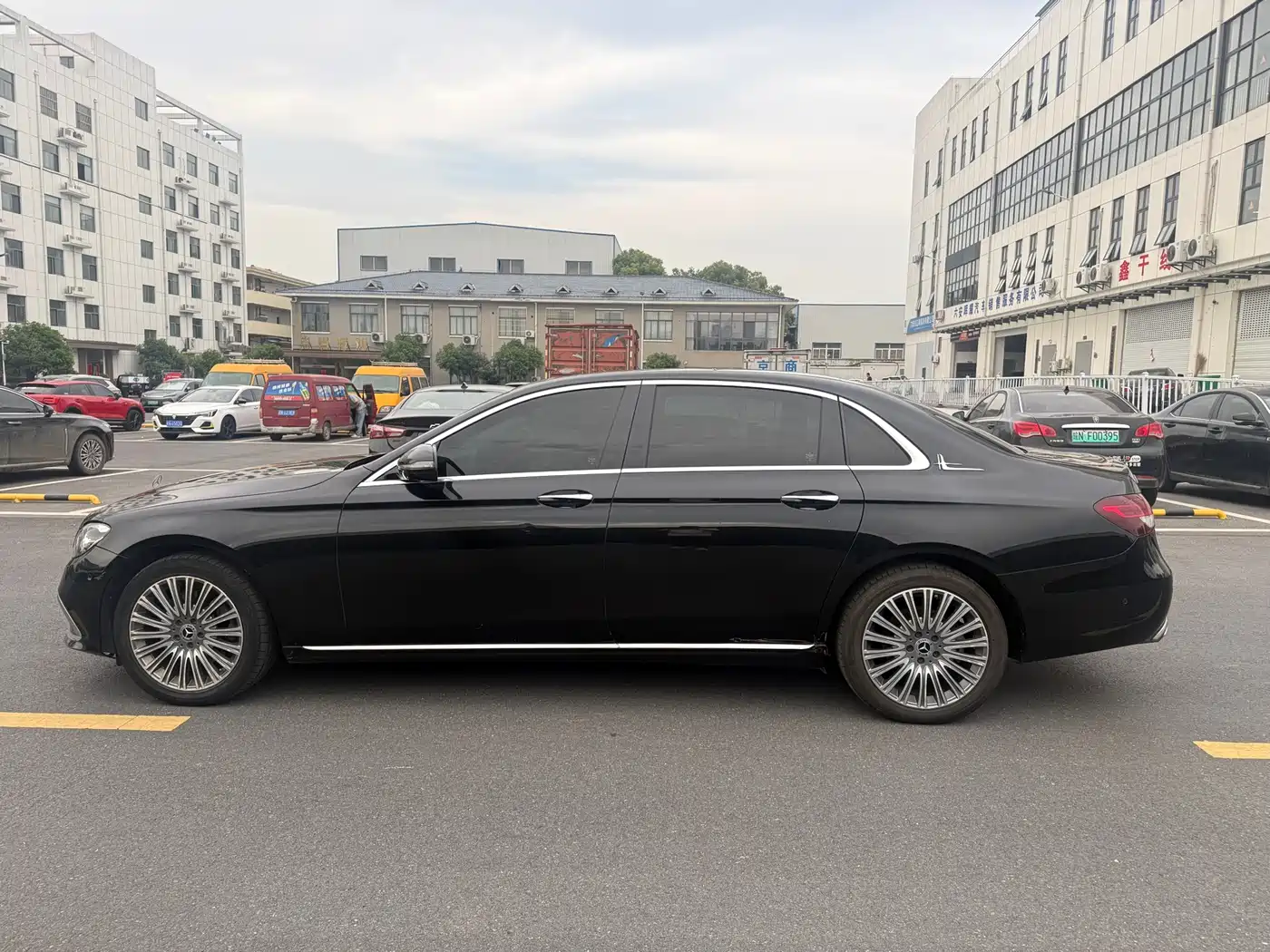Mercedes-Benz E-Class 2022 E 300 L Fashion фото 9