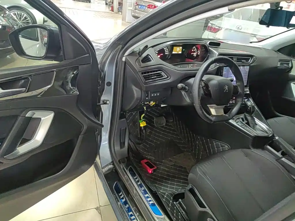 Peugeot 308 2018 2018 1.6L Auto Fashion Edition