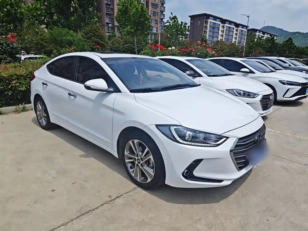 Hyundai Elantra 2016 Model 1.6L Automatic Smart Elite фото 4