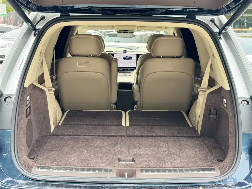 AITO Wenjie AITO M9 2025 Extended Range Ultra 52kWh 6-Seater фото 17
