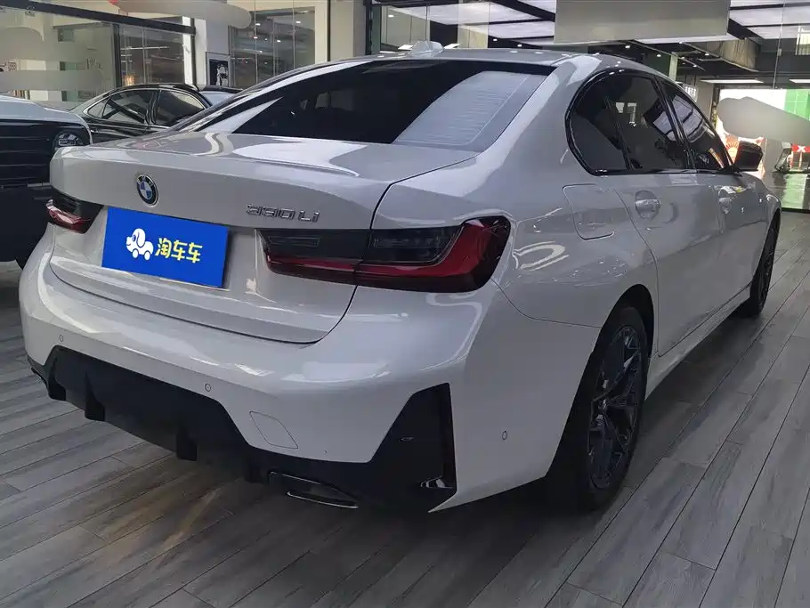 BMW 3 Series 2025 330Li Premium M Sport Night Edition фото 3
