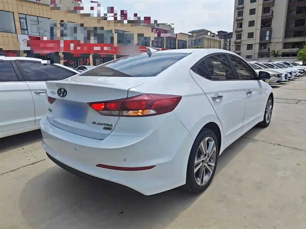 Hyundai Elantra 2016 Model 1.6L Automatic Smart Elite фото 7