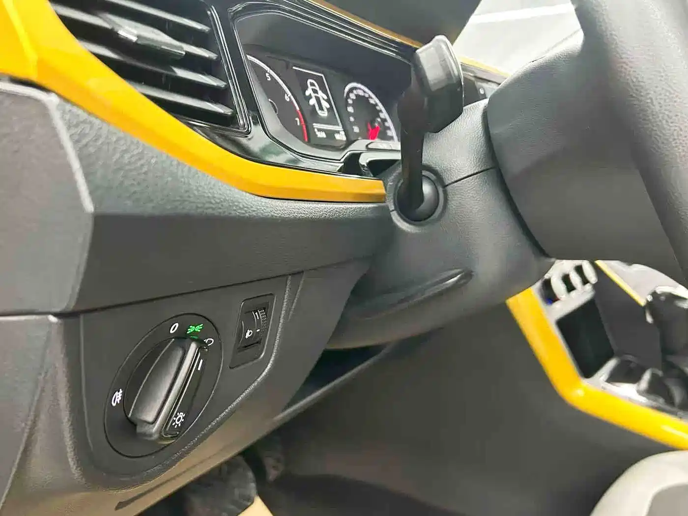 Volkswagen Polo 2019 Plus 1.5L Automatic Colorful Tech Edition фото 13