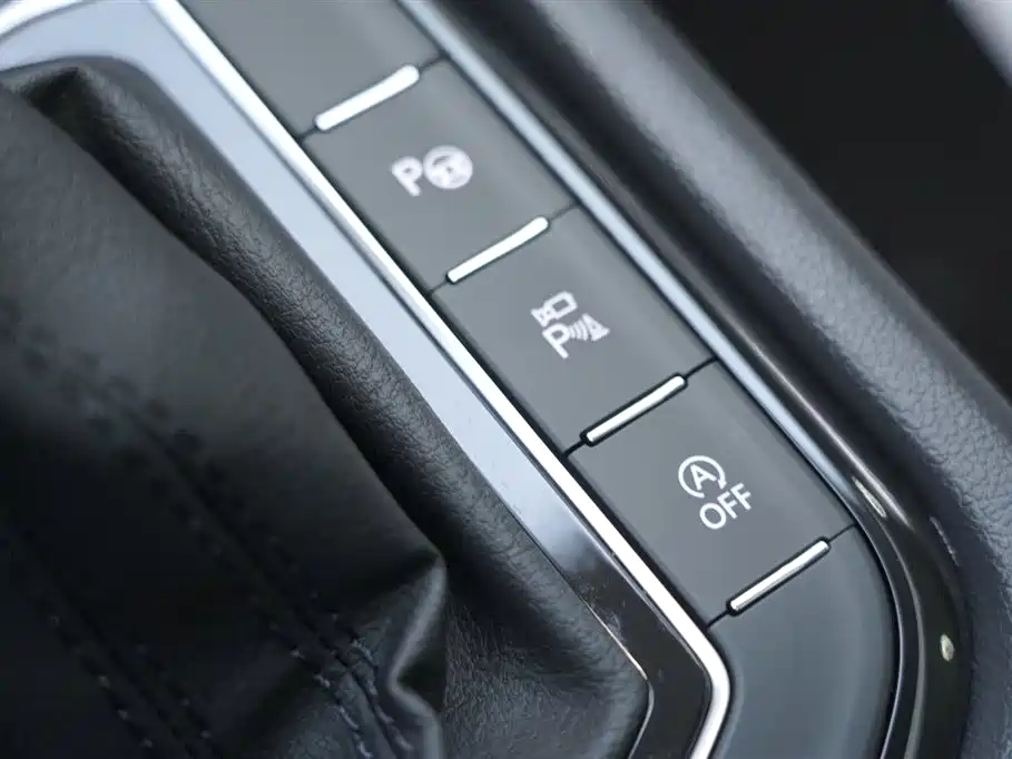Volkswagen Tiguan L 2023 Facelift 330TSI Auto FWD R-Line Premium фото 19