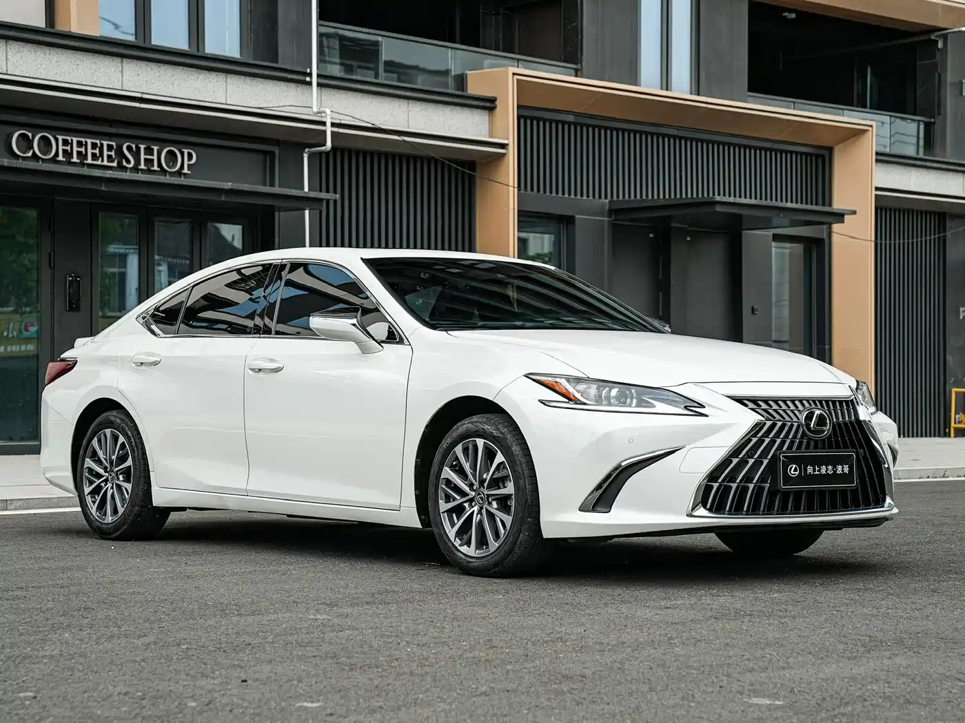 Lexus ES 2024 200 Premium Edition фото 3
