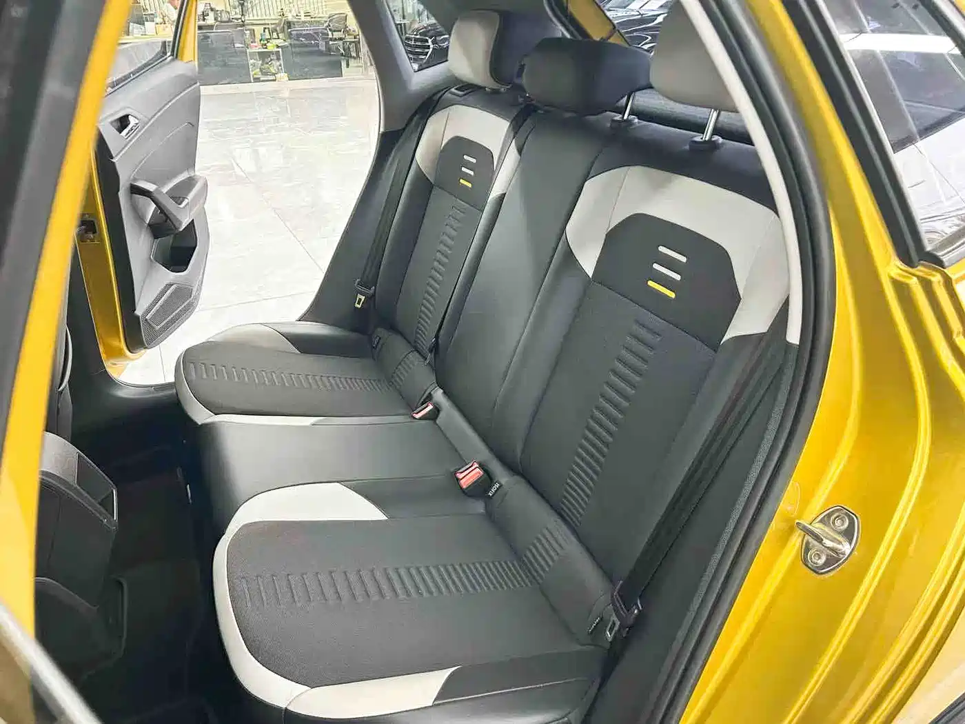 Volkswagen Polo 2019 Plus 1.5L Automatic Colorful Tech Edition фото 18