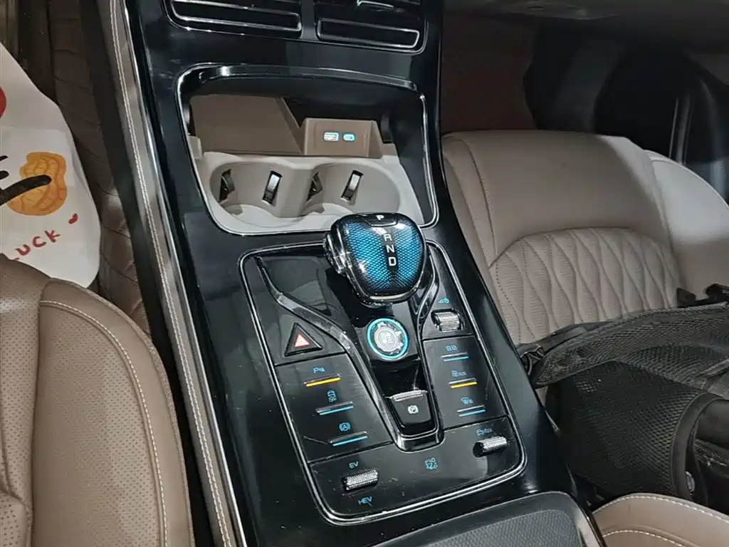 BYD Han 2023 DM-i Champion Edition 121KM Honor фото 14