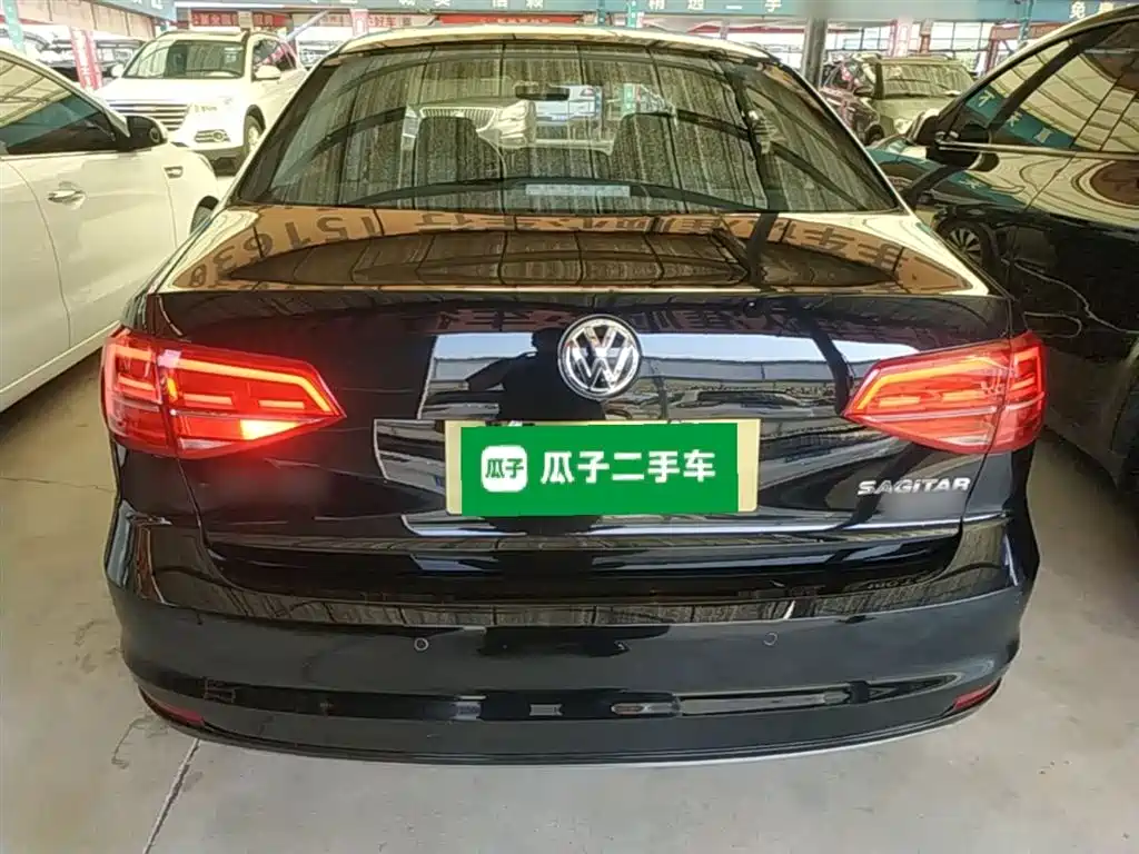 Volkswagen Sagitar 2017 180TSI Auto Exclusive Edition фото 6