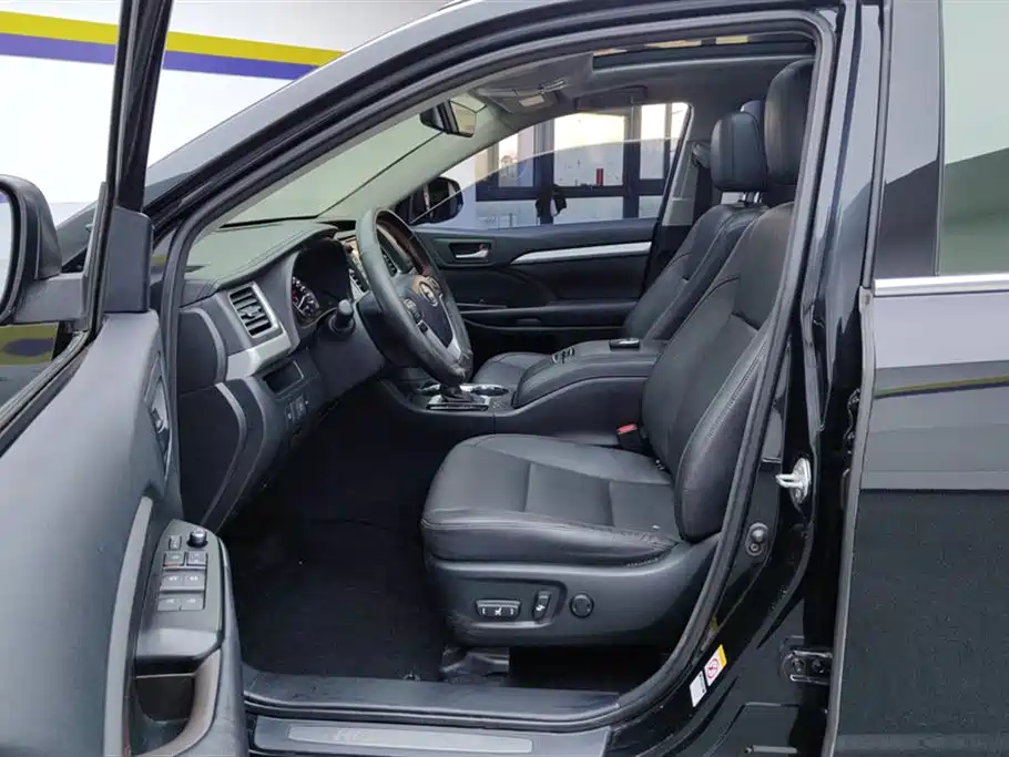 Toyota Highlander 2018 2.0T 4WD Luxury 7-seater (China V) фото 9