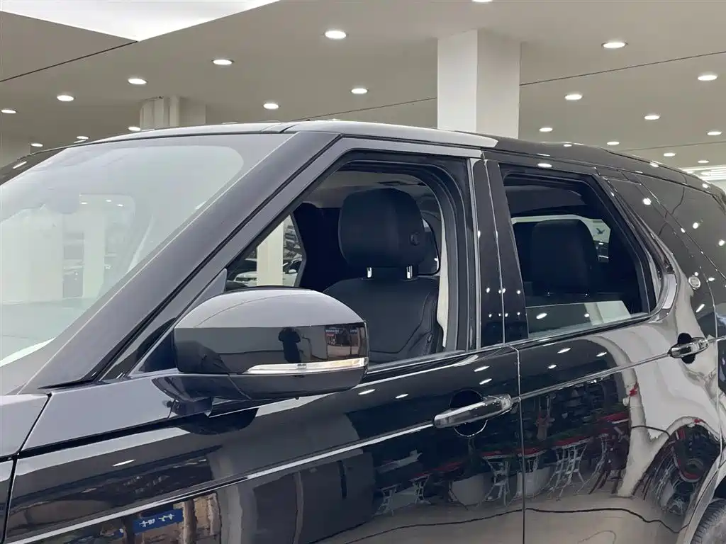 Land Rover Discovery 2018 3.0 SC V6 SE фото 7