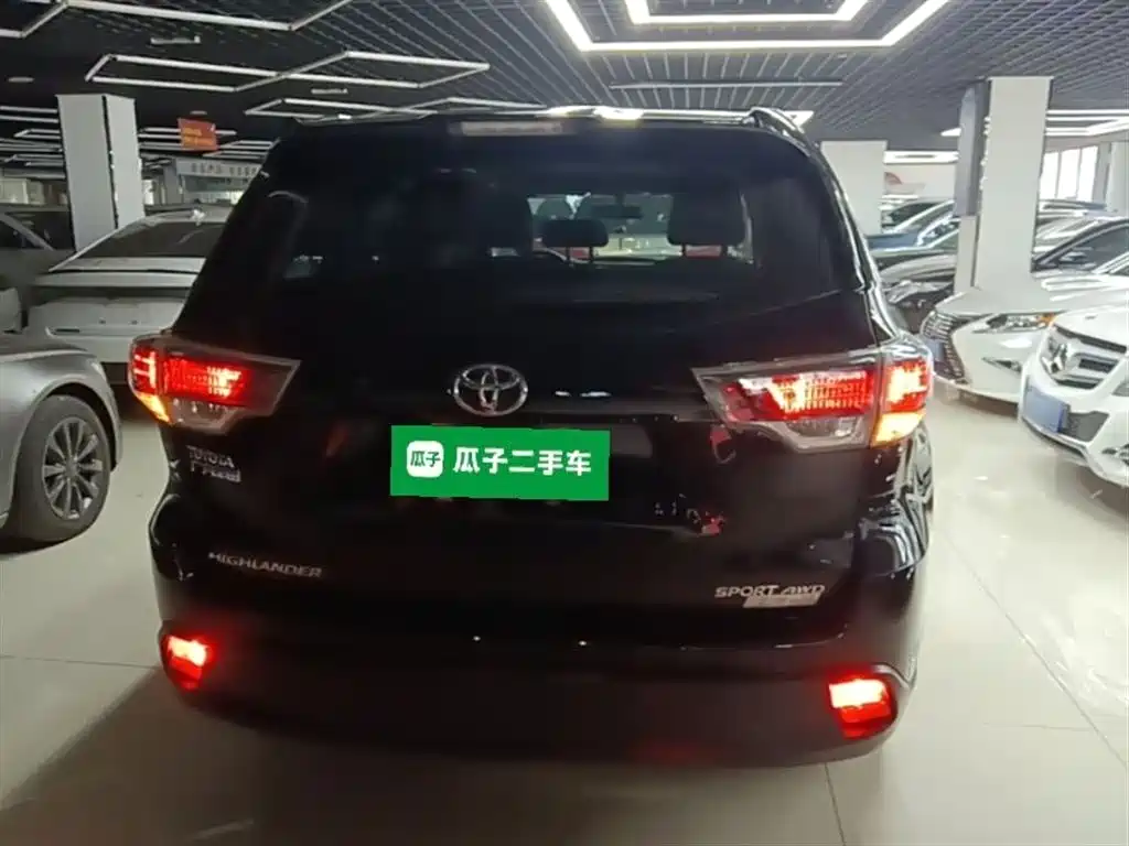 Toyota Highlander 2015 2.0T AWD Luxury Edition 7-seater фото 6