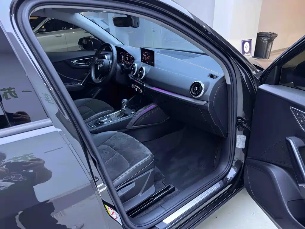 Фото 11 - Audi Q2L e-tron