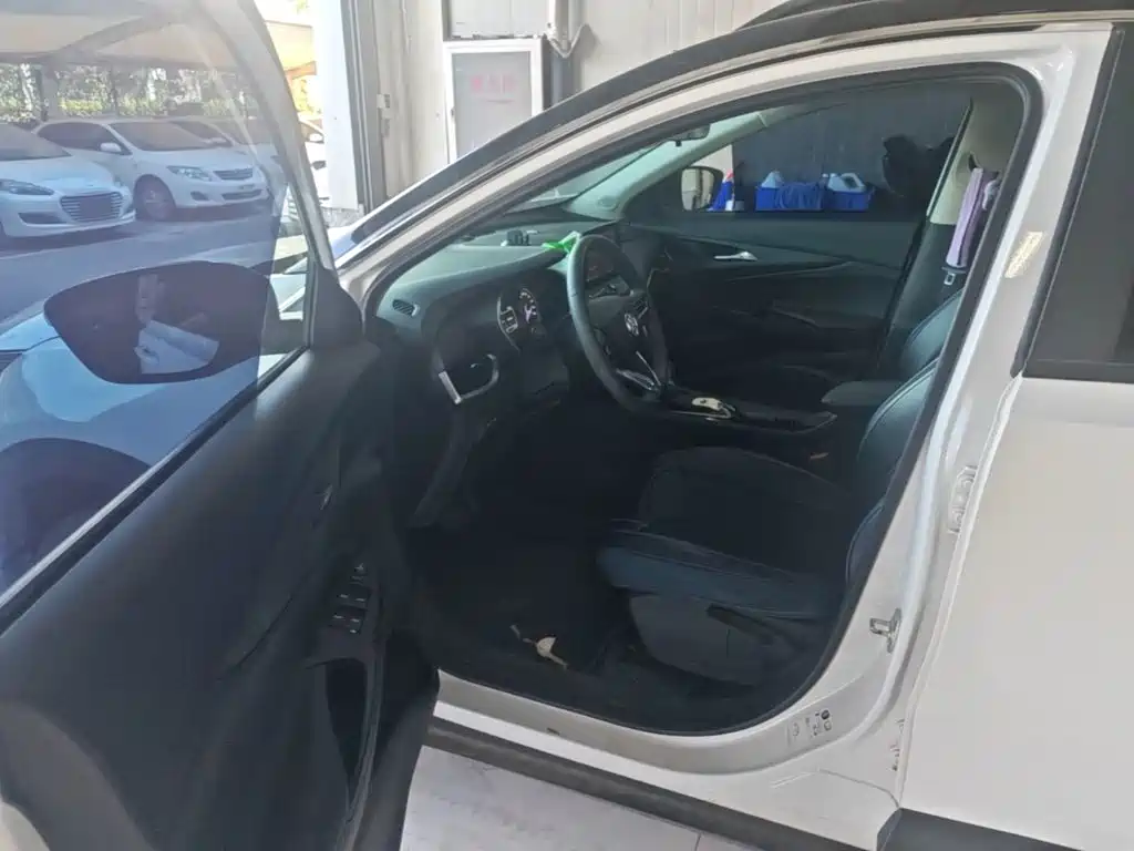 Фото 16 - Buick Encore