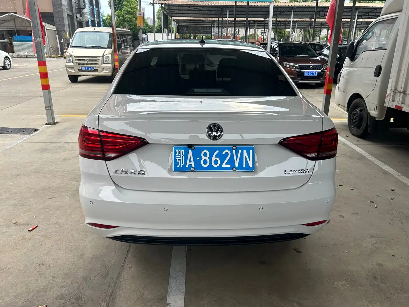 Volkswagen Lavida 2022 1.5L Auto Comfort Edition фото 8