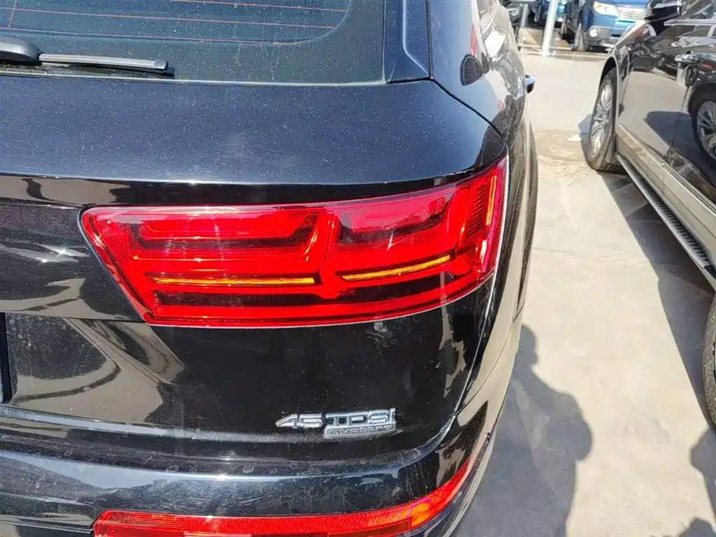 Audi Q7 2019 45 TFSI Comfort фото 8