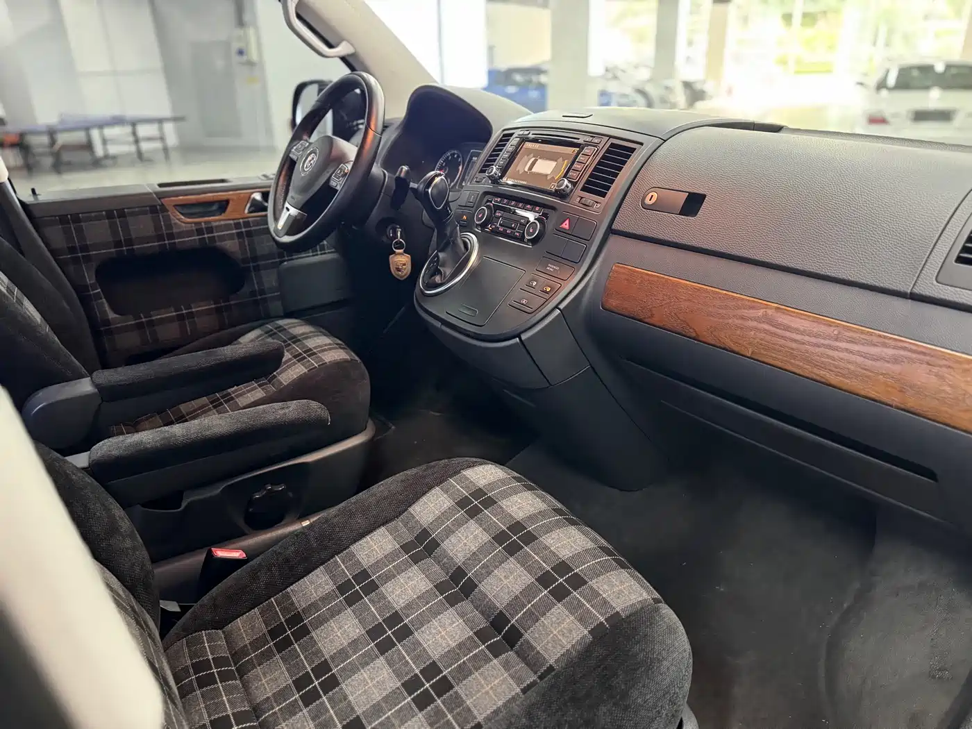 Volkswagen Multivan 2014 2.0TSI AWD Executive фото 12