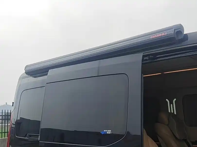 SAIC Maxus Xintu V90 2019 2.0T Automatic Zhiduo Star RWD Single Tire Extended Wheelbase Super High Roof 7-Seater фото 12