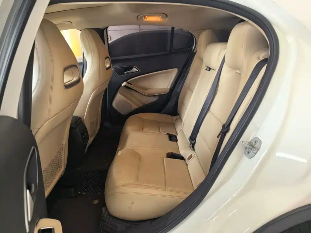 Mercedes-Benz GLA 2015 2015 GLA 200 Fashion