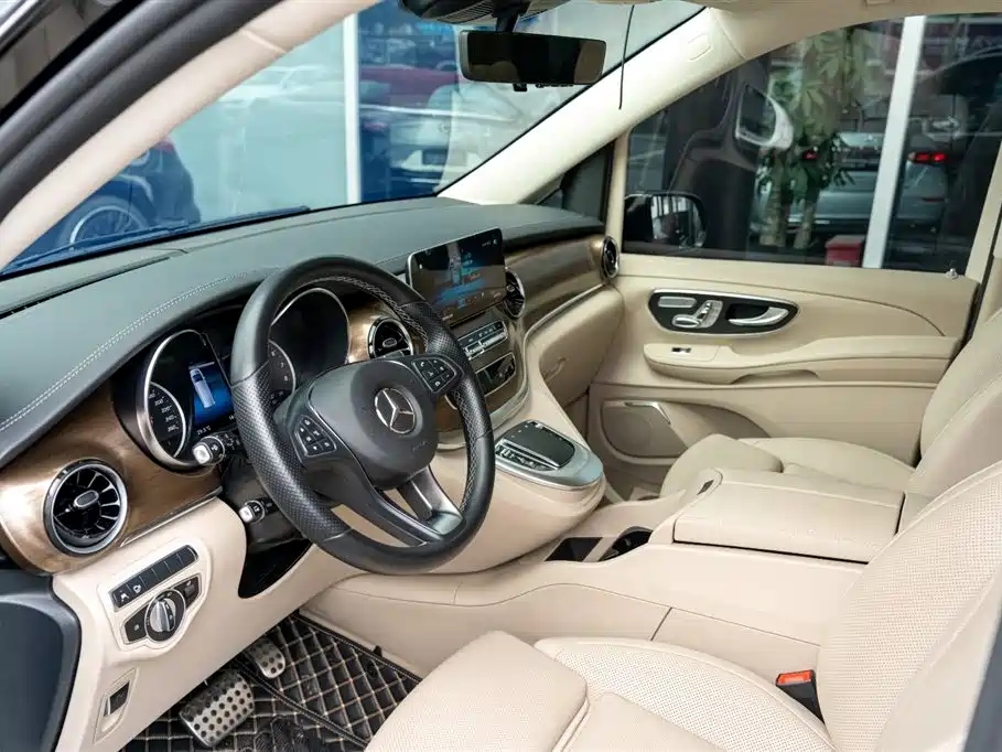 Mercedes-Benz V-Class 2022 V 260 L Long Wheelbase Luxury Edition фото 11