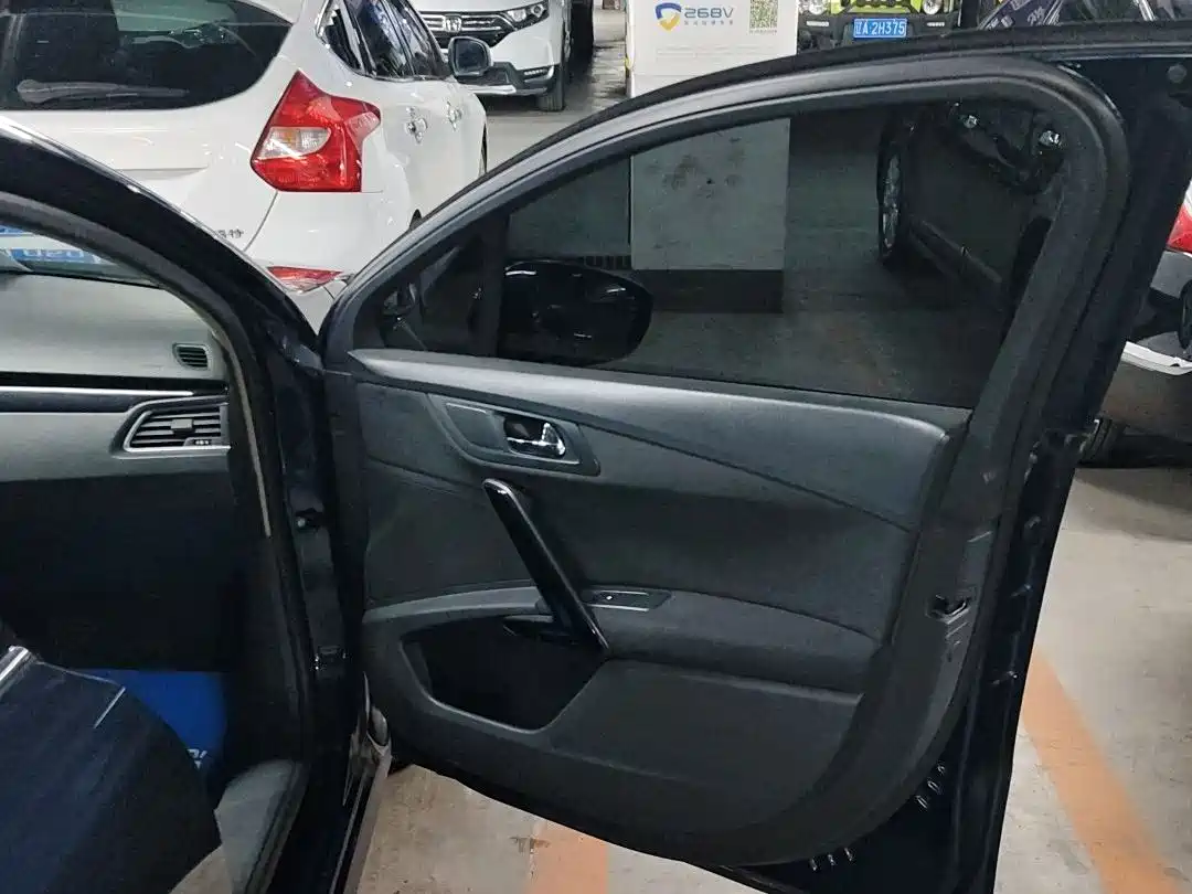 Peugeot 508 2012 2.0L Automatic Classic Edition фото 14