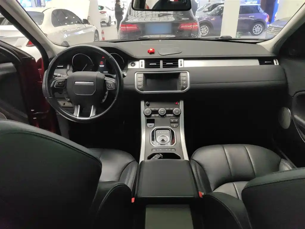 Land Rover Range Rover Evoque 2017 2.0T British Style Edition фото 10