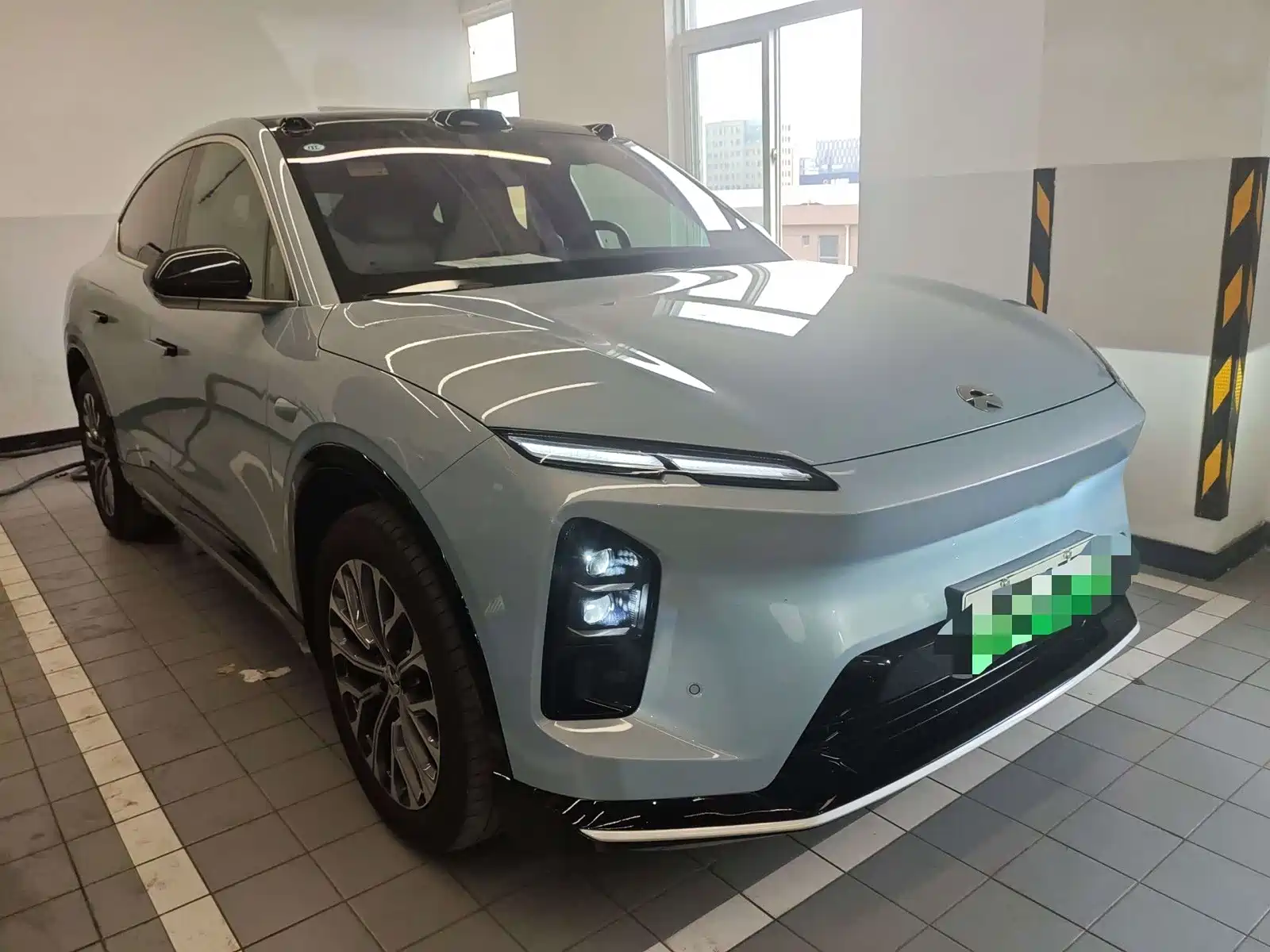 Photo 2 - NIO EC6