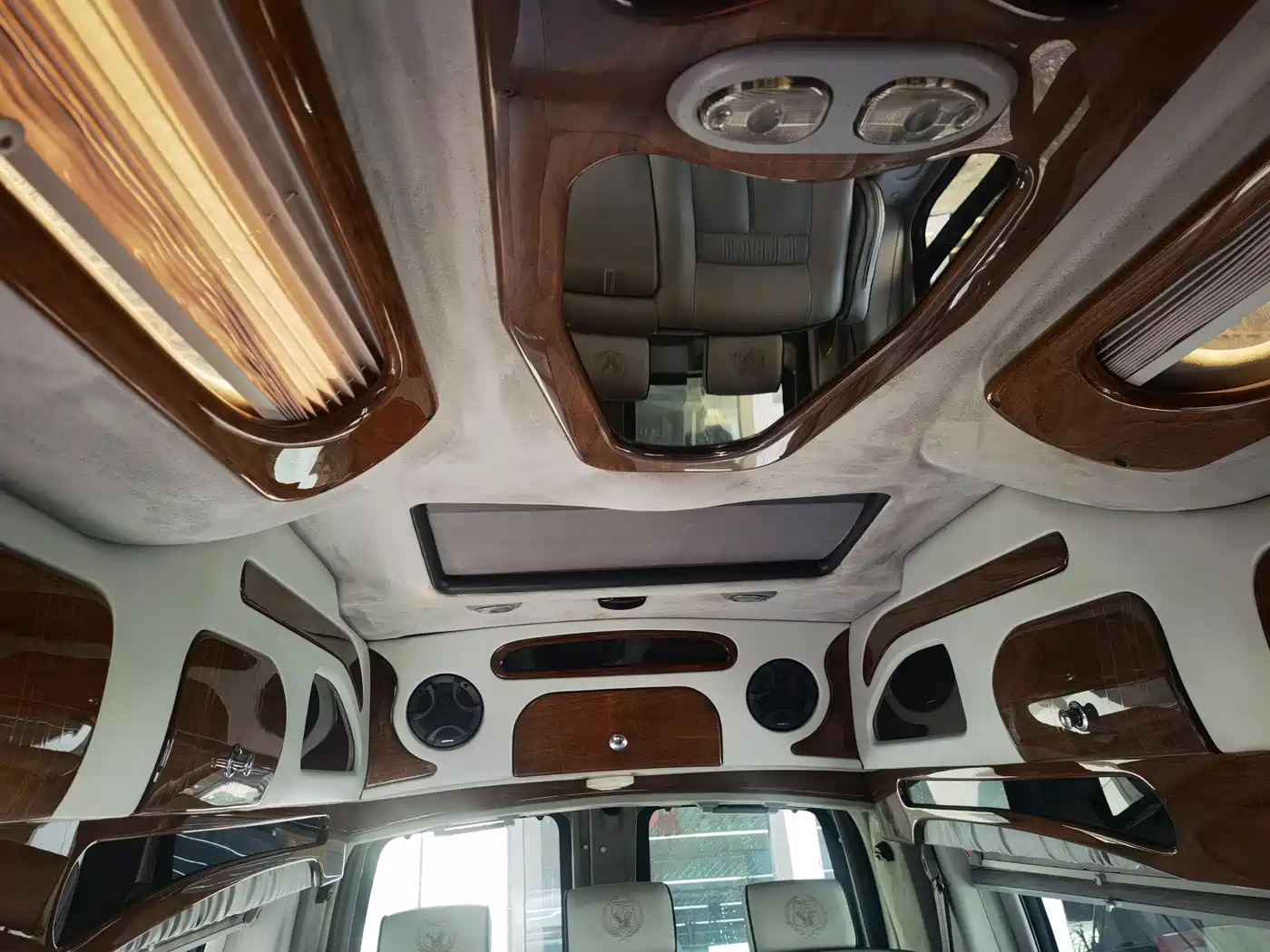 GMC Savana 2012 2011 6.0L Business Star 10-seater