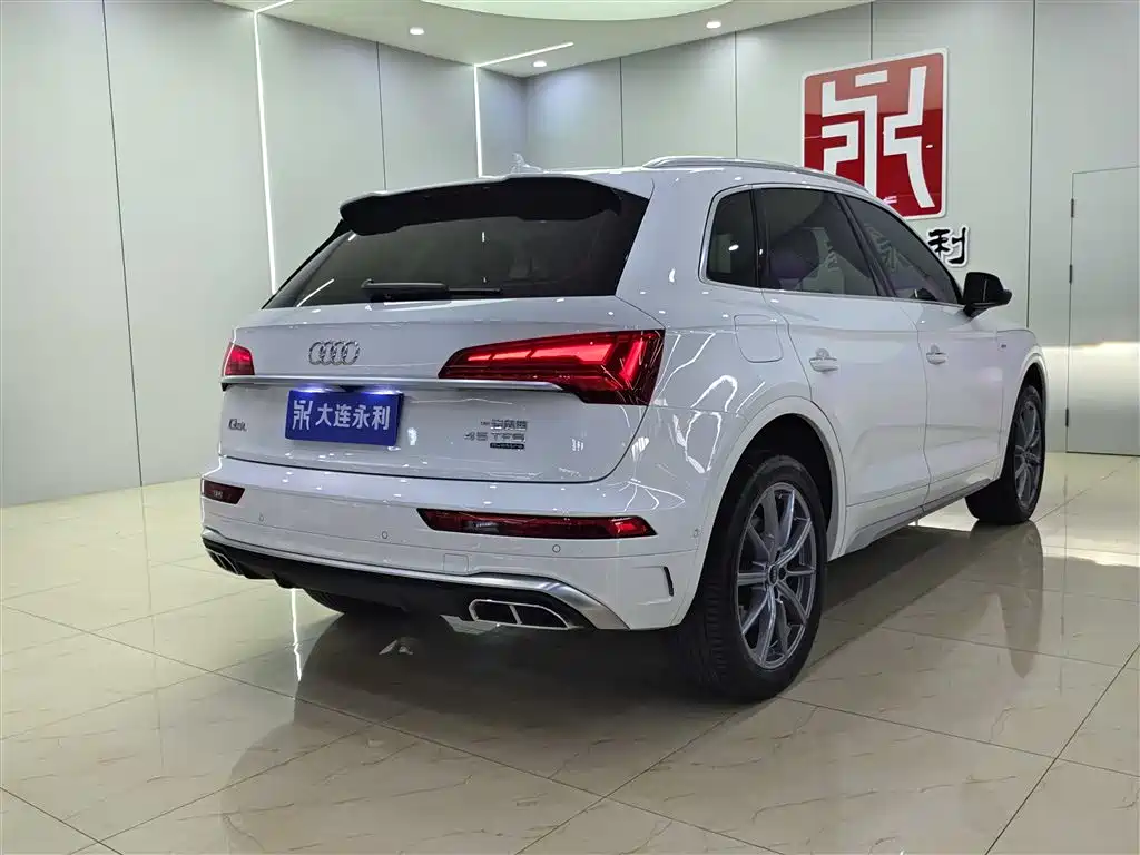 Audi Q5L 2022 40T Luxury Dynamic фото 6