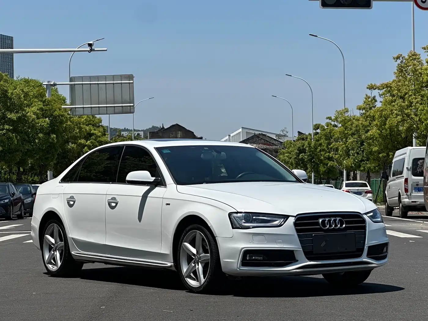 Audi A4L 2016 35 TFSI Automatic Luxury фото 4