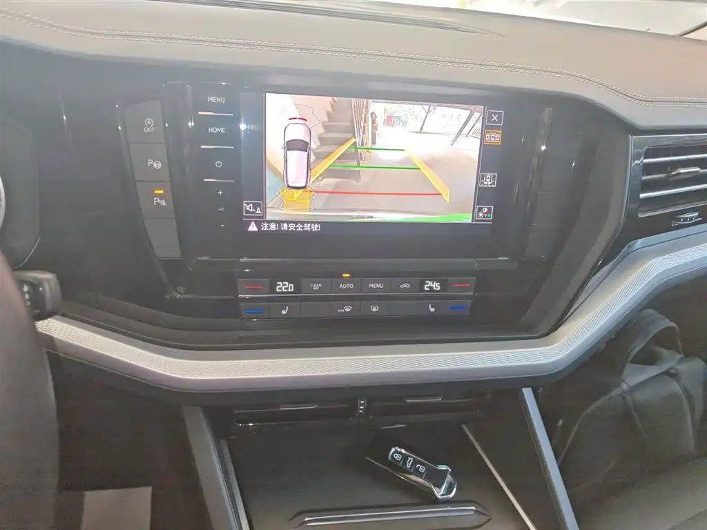 Volkswagen Touareg 2021 2.0TSI Pilot Special Edition фото 9