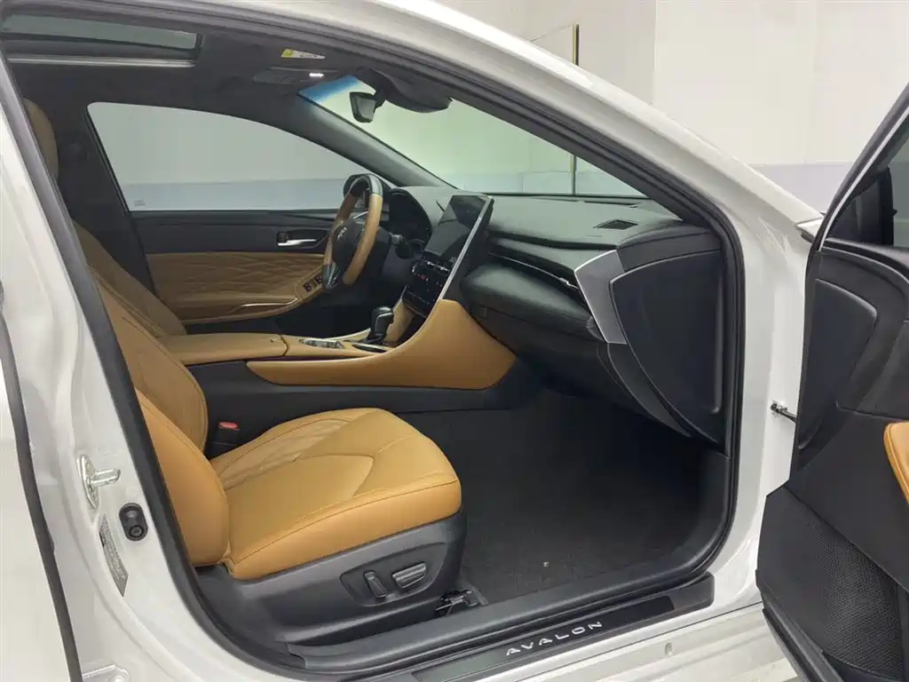 Toyota Avalon 2023 Hybrid 2.5L XLE Premium Edition фото 18