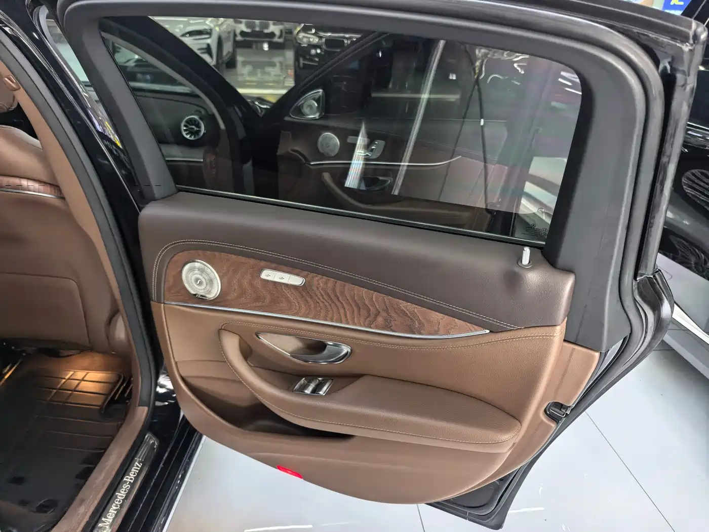 Mercedes-Benz E-Class 2023 Facelift E 300 L Fashion фото 15